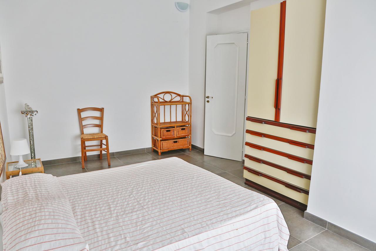 Family House - By Vacation Service Cefalù Exterior foto